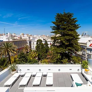 https://candelaria10.hotelsincadiz.net
